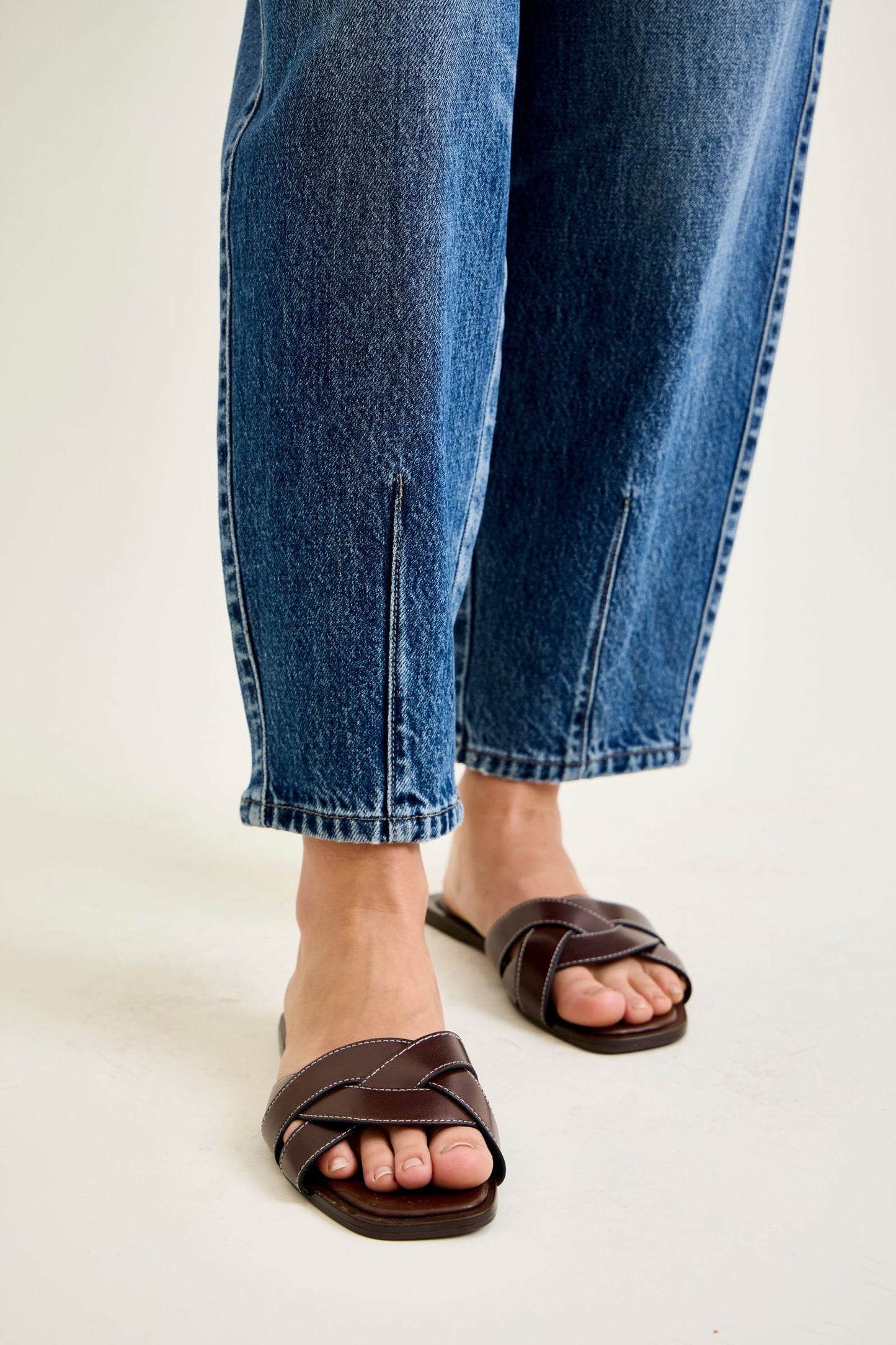 High Waist Rigid Magic Barrel w/ Dart Detailing Jeans