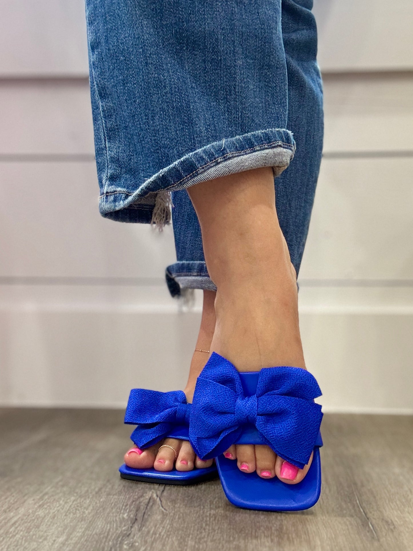 Royal Charm Bow Sandals
