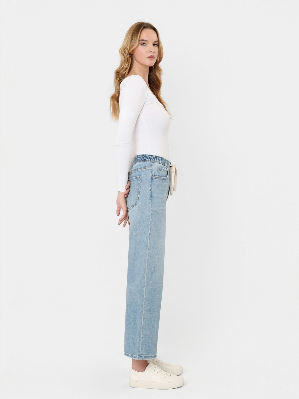 Impartial High-Rise Elastic Crop Wide Jeans
