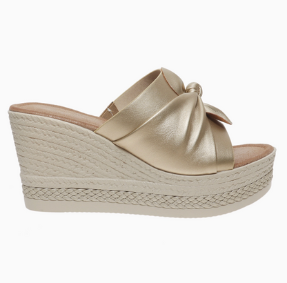 Carol Gold Twist Wedges